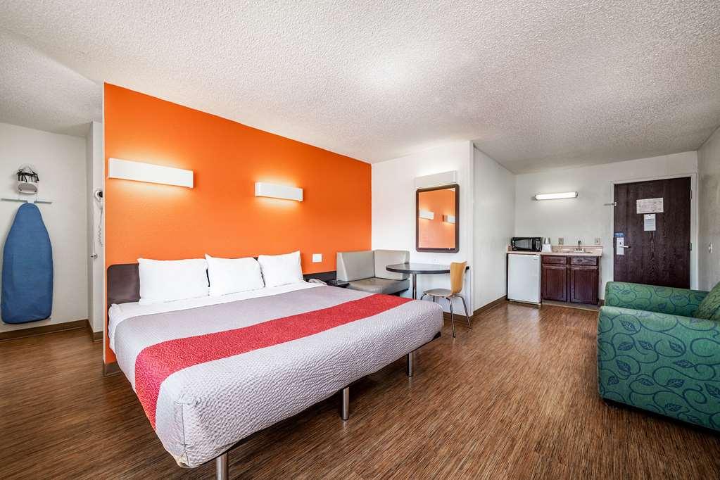 The Ellsworth Hotel, Ascend Hotel Collection Williams Room photo