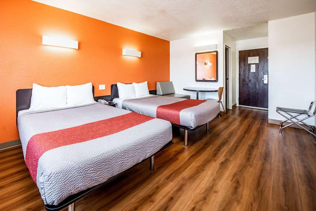 The Ellsworth Hotel, Ascend Hotel Collection Williams Room photo
