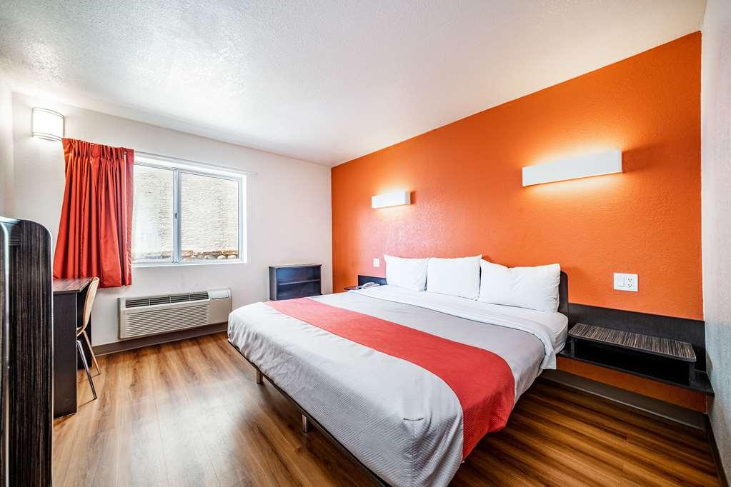 The Ellsworth Hotel, Ascend Hotel Collection Williams Room photo